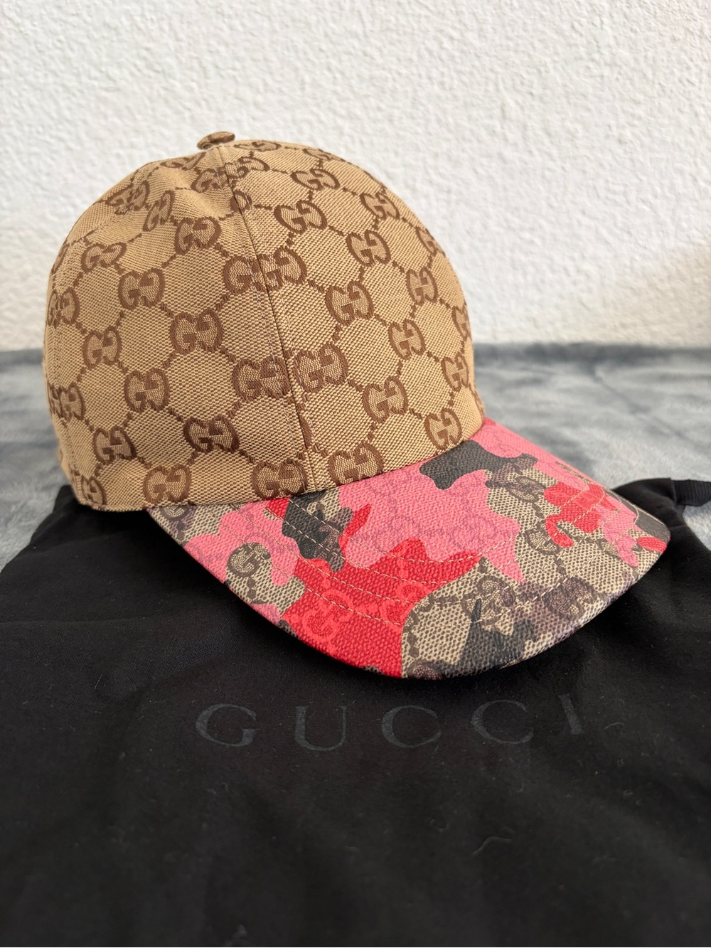 NWT  Gucci GG Supreme Monogram Camouflage Baseball Cap Red/Pink Size XL (60 cm)